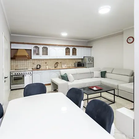 We In Center 2br Apartament *